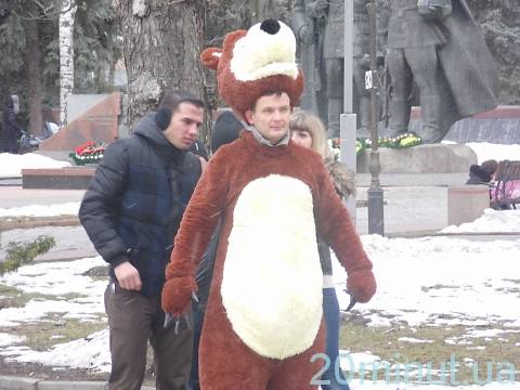 У Вінниці молодь відривалася під Harlem Shake біля башти на Козицького, фото №1 на сайті 20minut.ua