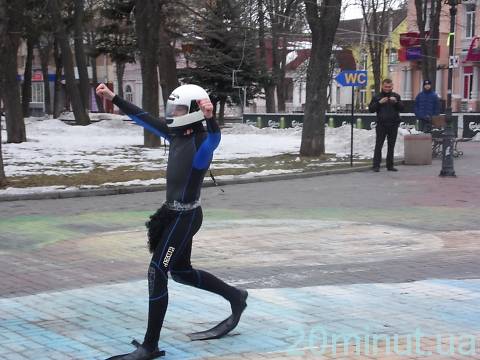 У Вінниці молодь відривалася під Harlem Shake біля башти на Козицького, фото №5 на сайті 20minut.ua