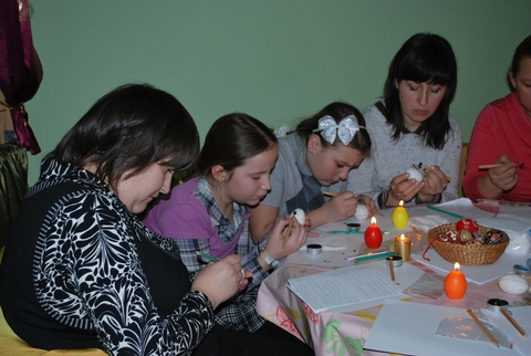 Великдень: У Вінниці традиційно перед Паскою навчають писанкарства , фото №1 на сайті 20minut.ua
