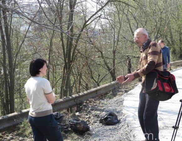 На одне стихійне звалище менше або Як на Виставці сміття прибирали, фото №14 на сайті vsim.ua
