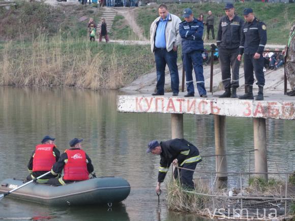 На Озерній втопився хлопець. Рятувальники шукають тіло, фото №1 на сайті vsim.ua