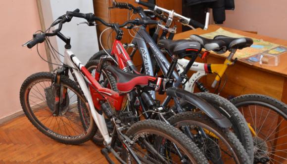 Впіймали злодія, який «приробив ноги» 20 велосипедам на сайті 20minut.ua Впіймали злодія, який «приробив ноги» 20 велосипедам, фото №1 на сайті 20minut.ua