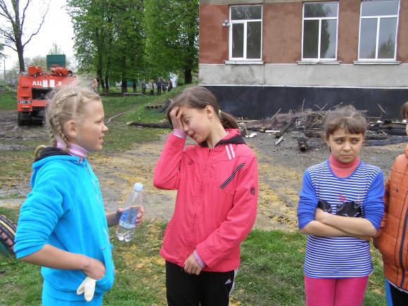 Через блискавку загорілася школа, а в сусідніх будинках розплавилися  супутникові антени, фото №6 на сайті 20minut.ua