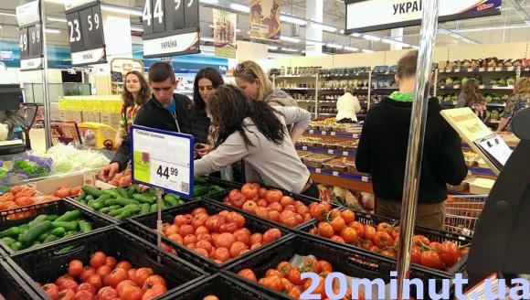 Дітей-сиріт вчать витрачати гроші та готувати їсти, фото №2 на сайті 20minut.ua