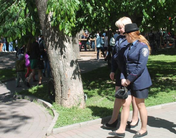 Дівчата у формі. Вінницькі міліціонерки на Дні Європи (ФОТОРЕПОРТАЖ), фото №3 на сайті 20minut.ua