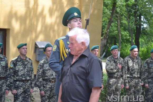 На честь хмельницького прикордонника, який загинув рятуючи військових, відкрили меморіал пам’яті, фото №4 на сайті vsim.ua