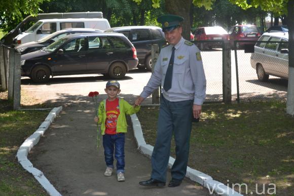 На честь хмельницького прикордонника, який загинув рятуючи військових, відкрили меморіал пам’яті, фото №6 на сайті vsim.ua