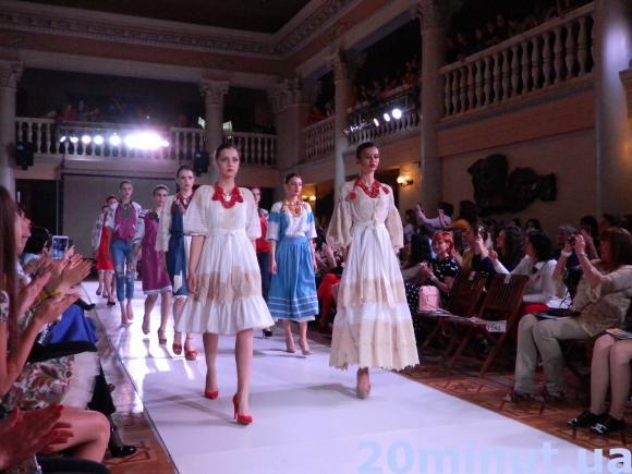 На «Тернопільських днях моди» представили більше десятка колекцій одягу, фото №1 на сайті 20minut.ua