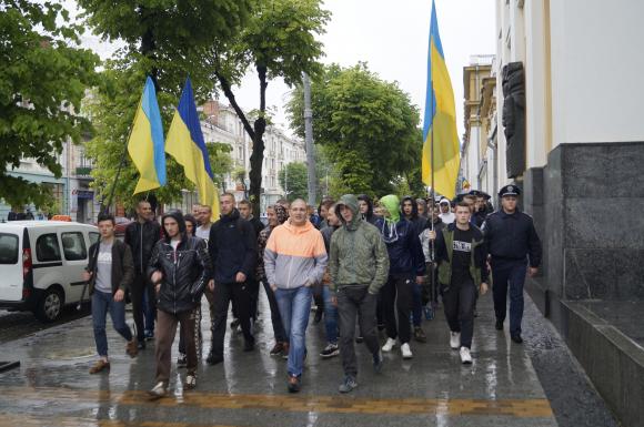 «Ультрас» ходили кричати під ОДА щоб повернути у Вінницю професійний футбол, фото №3 на сайті 20minut.ua