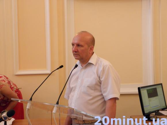 Біля міськради - пікет працівників "Домобудівника", фото №1 на сайті 20minut.ua