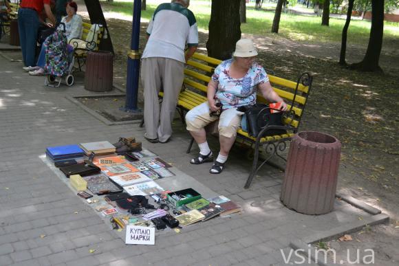 Блошиний ринок в Хмельницькому: від матеріалів з'їзду компартії до сучасного секонд-хенду, фото №6 на сайті vsim.ua