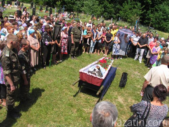 Козятинщина простилась з двома молодими красенями-героями, фото №1 на сайті 20minut.ua