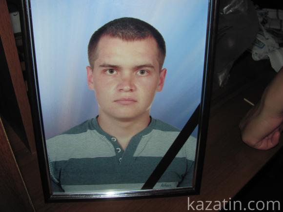 Козятинщина простилась з двома молодими красенями-героями на сайті 20minut.ua Козятинщина простилась з двома молодими красенями-героями, фото №11 на сайті 20minut.ua