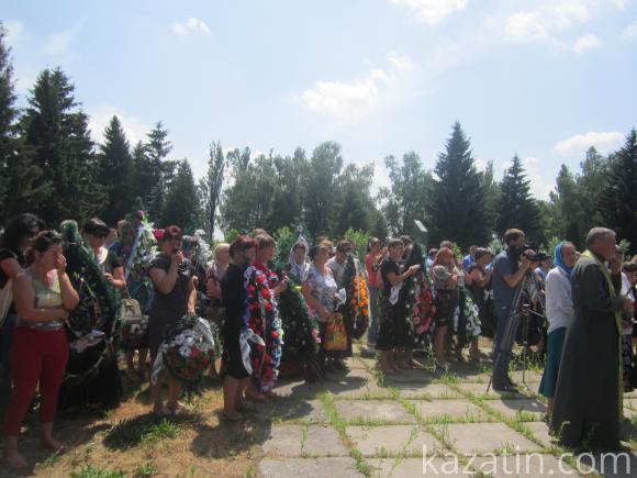 Козятинщина простилась з двома молодими красенями-героями на сайті 20minut.ua Козятинщина простилась з двома молодими красенями-героями, фото №13 на сайті 20minut.ua