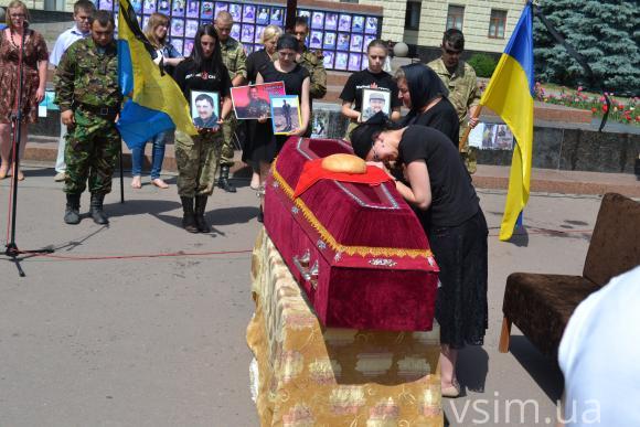На Хмельницькому майдані попрощалися із захисником Донецького аеропорту, фото №1 на сайті vsim.ua