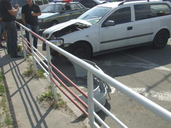 На «Урожаї» ДТП. Свідки кажуть: "Водії автомобілів не поділили дорогу", фото №5 на сайті 20minut.ua