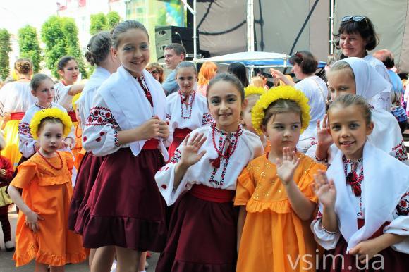 Свято Дитинства від «Хіт FM»: веселощі, конкурси та море солодких подарунків, фото №2 на сайті vsim.ua
