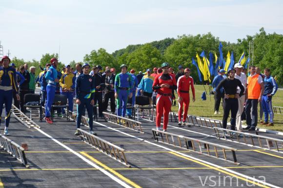 У Хмельницькому між собою змагались найспритніші рятувальники України, фото №4 на сайті vsim.ua