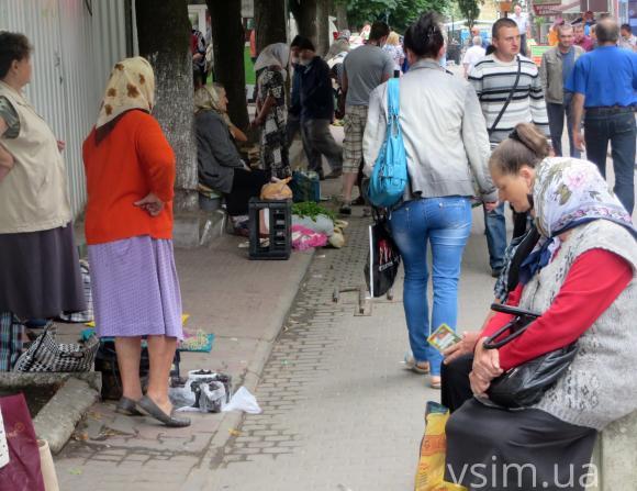 У Хмельницькому вуличні торговці перебираються на нові місця на сайті vsim.ua У Хмельницькому вуличні торговці перебираються на нові місця, фото №2 на сайті vsim.ua