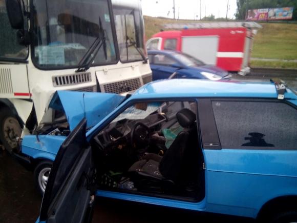 В аварії на Толстого, повертаючись із РАЦСу, загинув 26-річний наречений, фото №2 на сайті vsim.ua