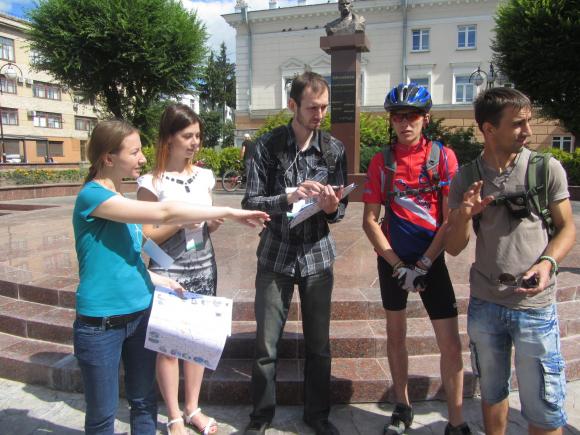 Вінничани катались на велосипедах та вивчали сучасну архітектуру, фото №1 на сайті 20minut.ua