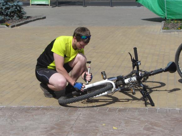 Вінничани катались на велосипедах та вивчали сучасну архітектуру, фото №3 на сайті 20minut.ua