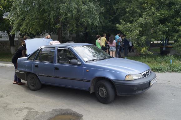 Вінничани у черзі по воду знайомляться з сусідами, фото №2 на сайті 20minut.ua