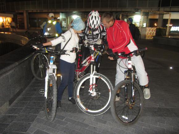 Вінничани вивчають рідне місто вночі та на велосипедах, фото №2 на сайті 20minut.ua