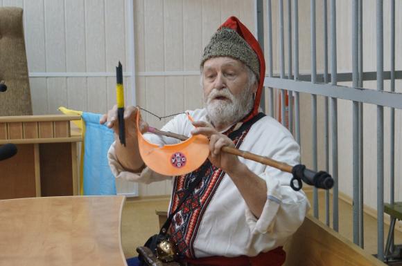 Вінницького Тараса Бульбу судять за те, що закидав міліціонерів яйцями, фото №3 на сайті 20minut.ua