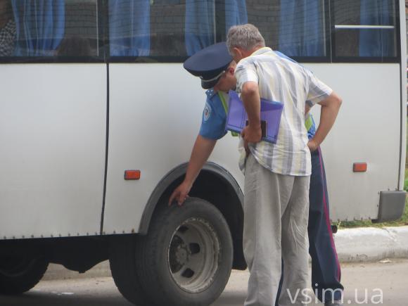Водіїв хмельницьких маршруток, яких зупиняє ДАІ, захищають пасажири, фото №3 на сайті vsim.ua