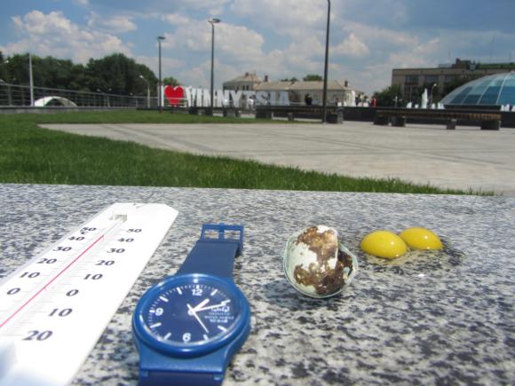 Асфальт у Вінниці гарячий, але яєчні не посмажиш, фото №2 на сайті 20minut.ua