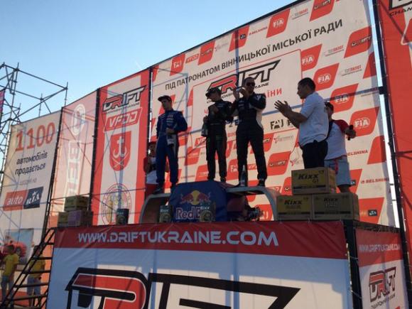 Дрифт в Калиновке-2015: клубы дыма и оторванные бампера, фото №1 на сайті 20minut.ua