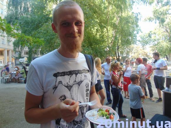 Фестиваль вуличної їжі у Житомирі дивував людей вегетаріанськими стравами та димними пуншами. Фото, фото №6 на сайті 20minut.ua