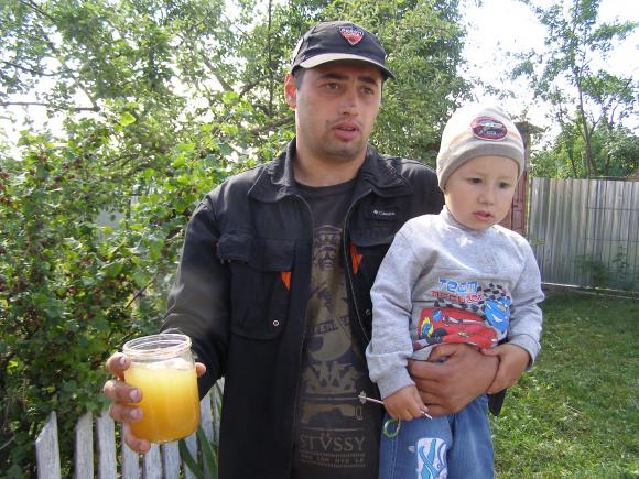 Люди принесли отруту, щоб напоїти літинських чиновників, фото №3 на сайті 20minut.ua