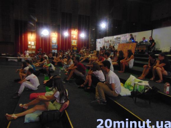 Містичні трилери Дмитра Голумбевського навіяли тишу у залі кінотеатру "Жовтень", фото №1 на сайті 20minut.ua