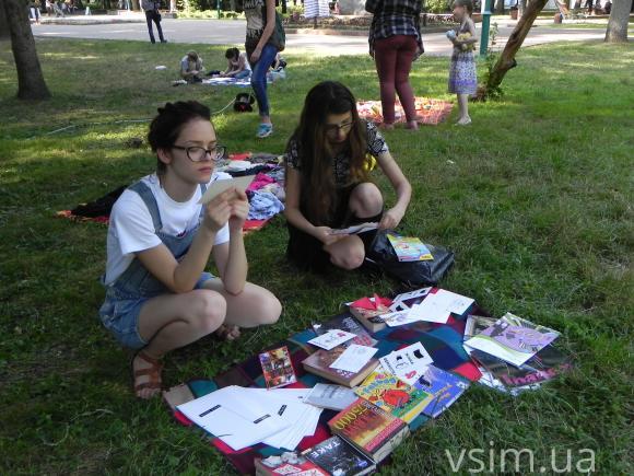 У Хмельницькому їли арабські страви та обмінювалися непотрібними речами, фото №1 на сайті vsim.ua