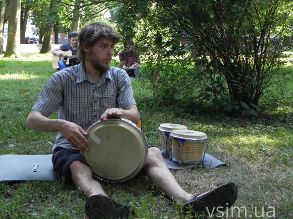 У Хмельницькому їли арабські страви та обмінювалися непотрібними речами, фото №3 на сайті vsim.ua