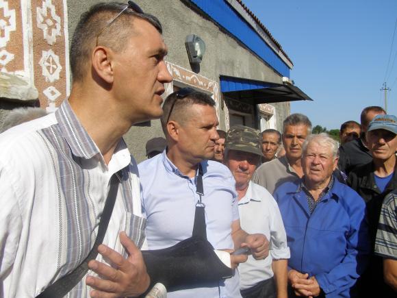 У Кирнасівці безплатно роздавали по мішку цукру. Та не роздали, фото №2 на сайті 20minut.ua