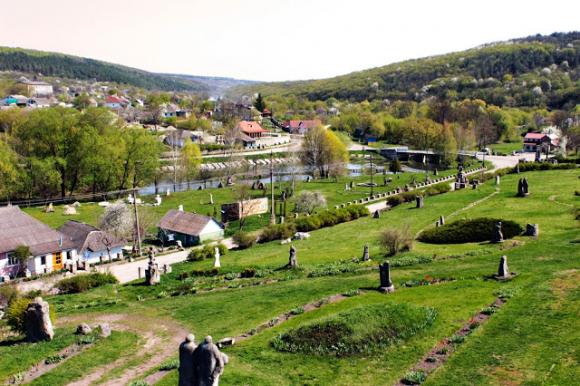 В Буші волонтери з Європи за два тижні встановлять лавочки та англомовні вказівники на сайті 20minut.ua В Буші волонтери з Європи за два тижні встановлять лавочки та англомовні вказівники, фото №1 на сайті 20minut.ua