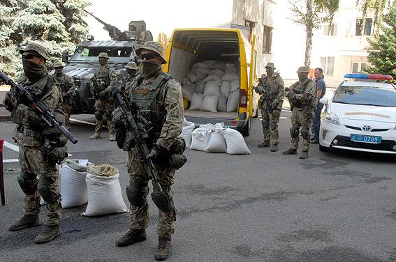 Аваков не підтвердив, що бурштин належить Продивусу але й не заперечив, фото №1 на сайті 20minut.ua