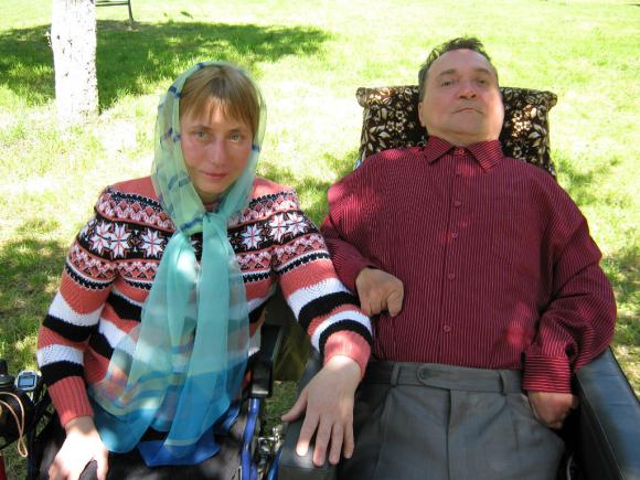 Люди на візках поділились останнім, щоб допомогти дітям в АТО зібратись до школи на сайті 20minut.ua Люди на візках поділились останнім, щоб допомогти дітям в АТО зібратись до школи, фото №2 на сайті 20minut.ua