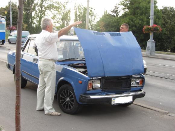 На мосту зіткнулись чотири автівки. Постраждала жінка звернулась в лікарню, фото №3 на сайті 20minut.ua