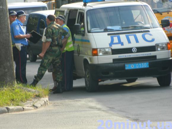 На Тарнавського - затор через аварію (ОНОВЛЕНО), фото №1 на сайті 20minut.ua