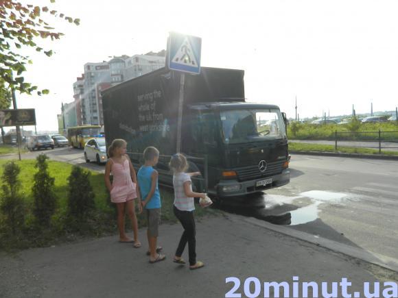 На Тарнавського - затор через аварію (ОНОВЛЕНО), фото №2 на сайті 20minut.ua