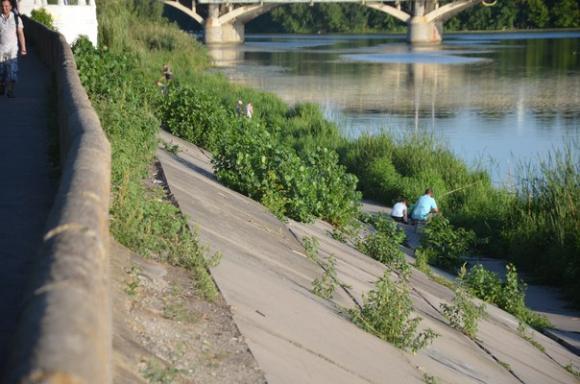 Набережну, яка  «не Рошен» нарешті підсвітять, фото №4 на сайті 20minut.ua