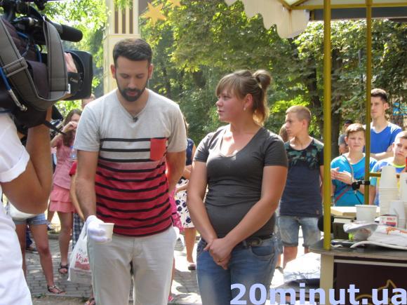 "Ревізор" досі у Вінниці. Перевіряє "Кафешку-канапешку", фото №2 на сайті 20minut.ua
