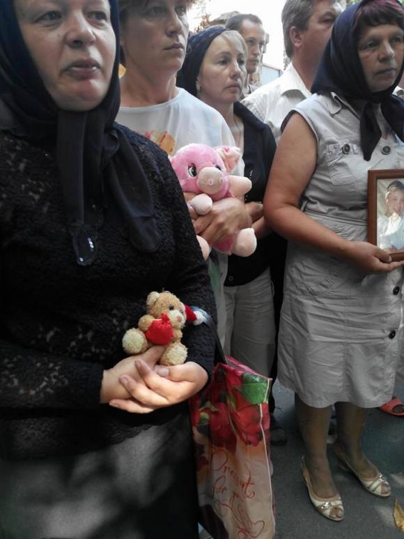 Родичі міліцейської сім’ї, яка загинула в ДТП поблизу Летичева, бояться, що водія «відмажуть», фото №3 на сайті vsim.ua