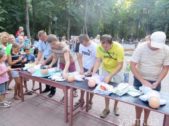 У Хмельницькому для малюків влаштували перегони ходунків, фото №2 на сайті vsim.ua