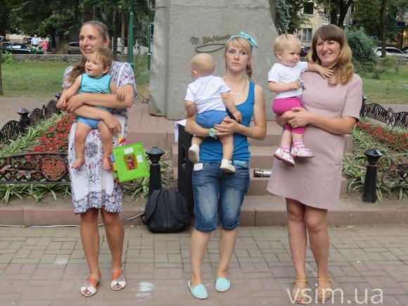 У Хмельницькому для малюків влаштували перегони ходунків, фото №5 на сайті vsim.ua