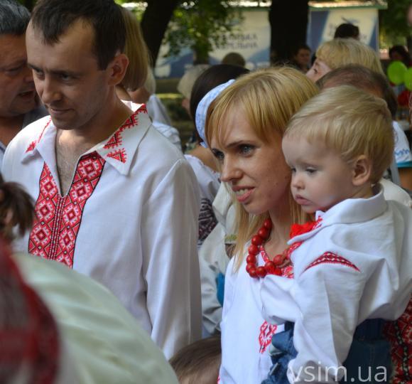 У Хмельницькому малеча дефілювала у вишиванках, фото №7 на сайті vsim.ua
